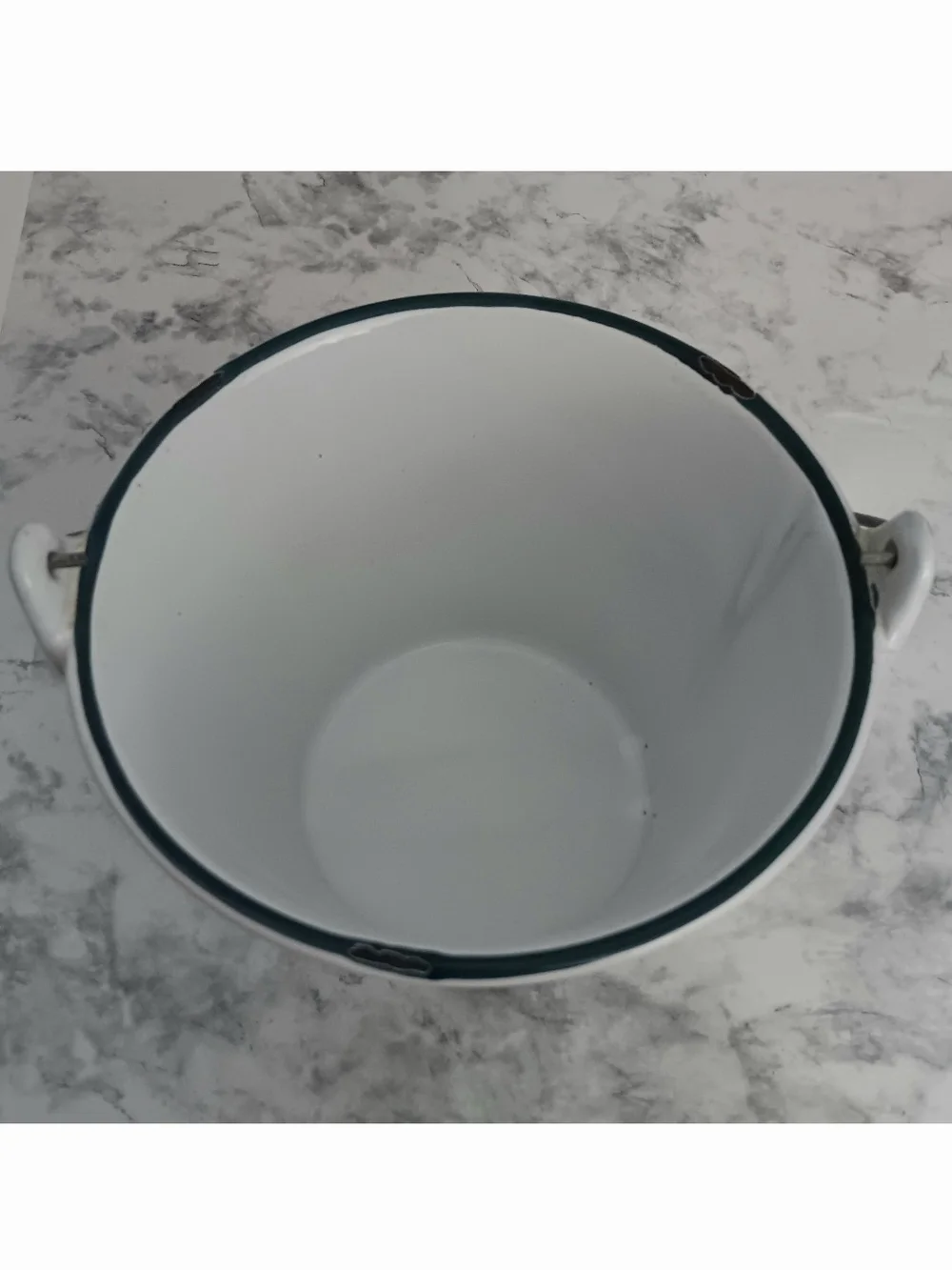 White Enamel Farmhouse Pail Bucket with Wooden Handle – Rustic Decor